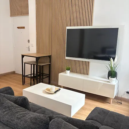 Cozy, Fully Renovated